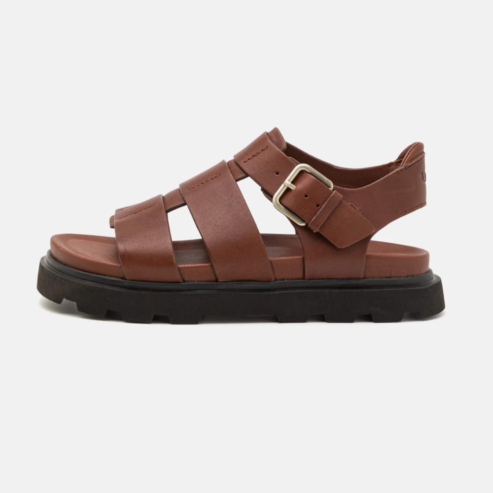 UGG Women's Capitelle Strap Sandals - Cognac NWT